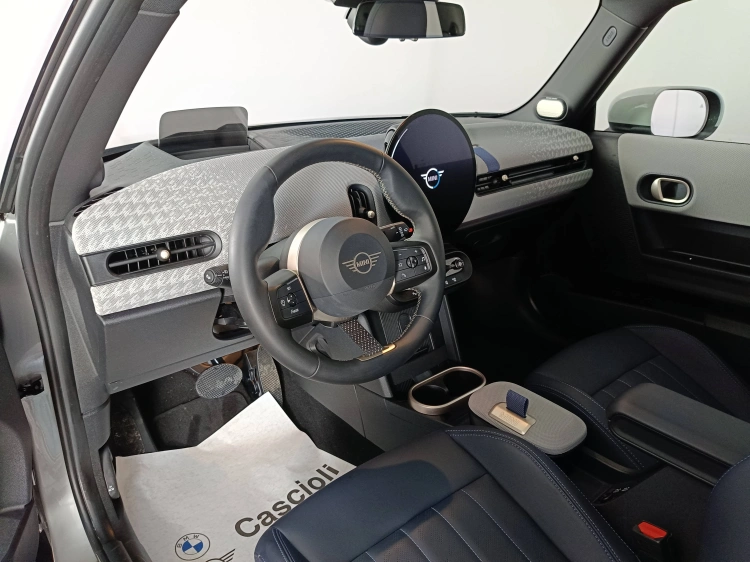 7 - MINI Cooper Mini Cooper 3p 1.5 C Favoured auto
