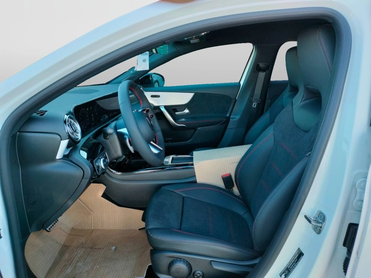 10 - Mercedes-Benz Classe A 180 d Automatic