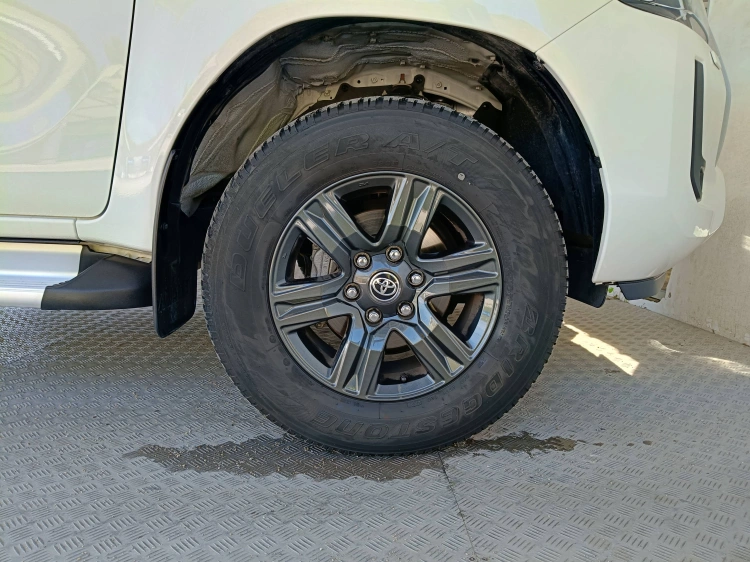 16 - Toyota Hilux Hilux 2.4 d-4d extra cab Comfort 4wd
