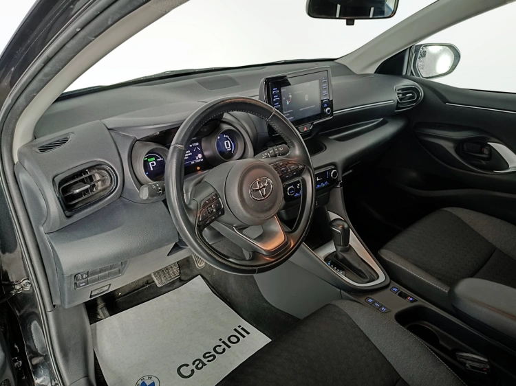 7 - Toyota Yaris Yaris 1.5h Trend