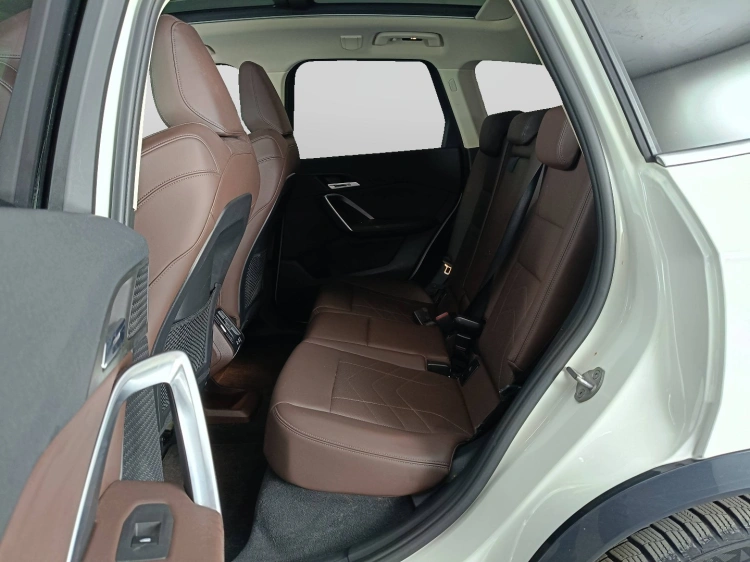 9 - BMW iX1 iX1 xdrive 30 X-Line