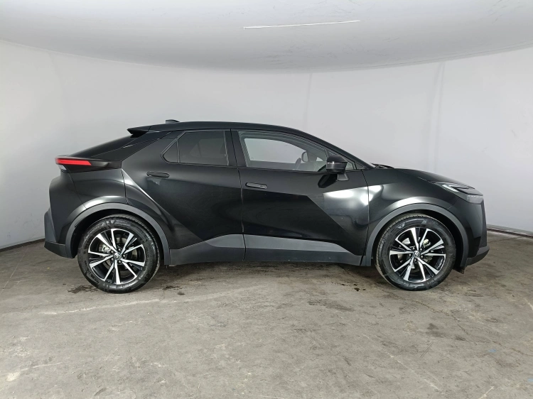 3 - Toyota C-HR C-HR 1.8 hv Trend fwd e-cvt