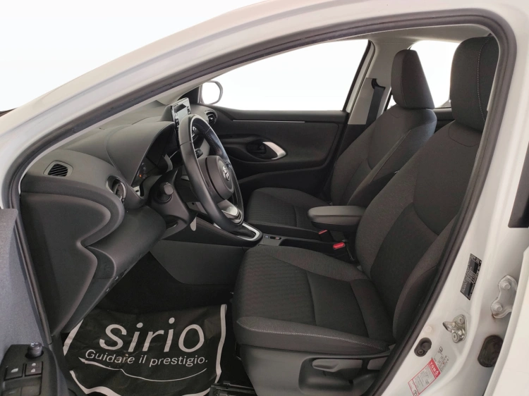 14 - Toyota Yaris Yaris 1.5h Active