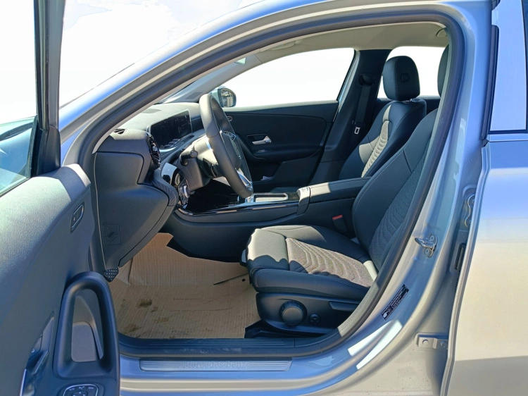 7 - Mercedes-Benz Classe A 180 d Automatic