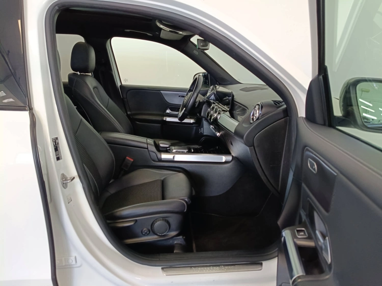 11 - Mercedes-Benz GLB 200 d Sport Plus 4matic auto