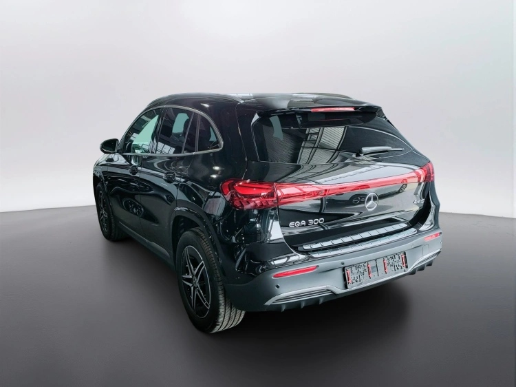 4 - Mercedes-Benz EQA 300 4MATIC