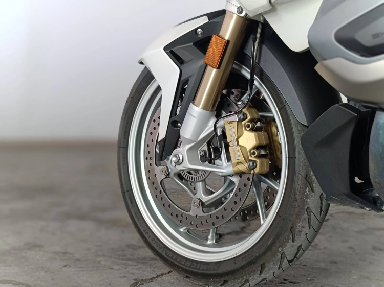 10 - BMW Motorrad RT 