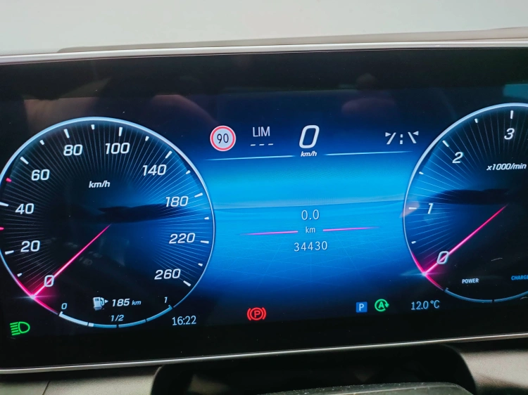 17 - Mercedes-Benz GLC 220 d AMG Line Premium Plus 4matic auto