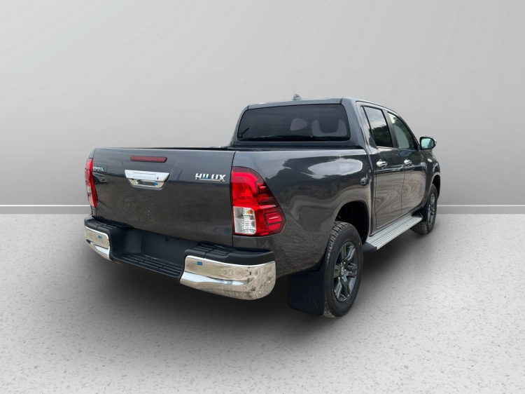 5 - Toyota Professional HI LUX 4X2 - 4X4 HILUX 2.4D A DC 4WD LNG MY24