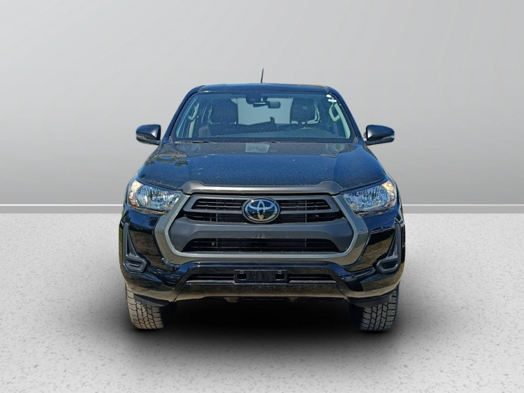 2 - Toyota Professional HI LUX 4X2 - 4X4 HILUX 2.4D A DC 4WD CMF MY24