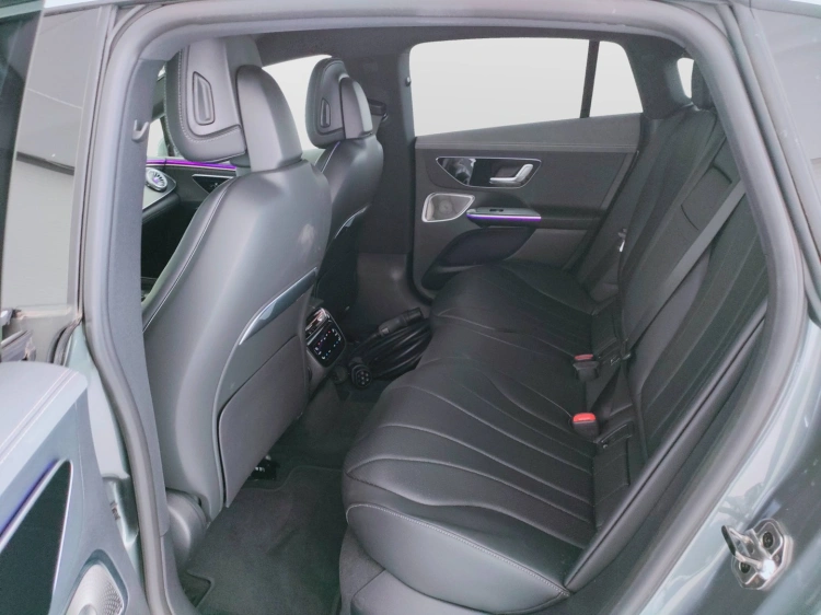 13 - Mercedes-Benz EQE 350 Premium 4matic