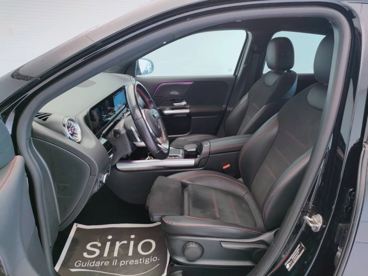 13 - Mercedes-Benz GLA 200 d Premium auto