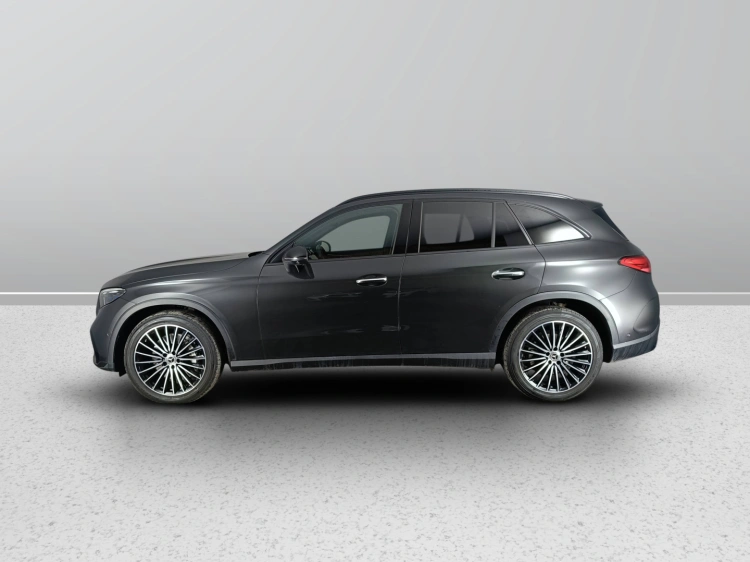 6 - Mercedes-Benz GLC 220 d AMG Premium Plus 4matic auto