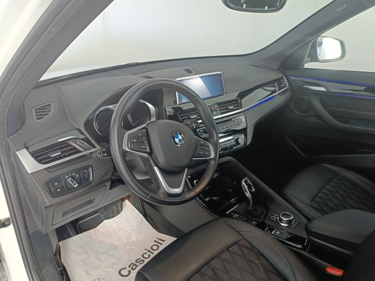 8 - BMW X1 X1 xdrive18d xLine Plus auto