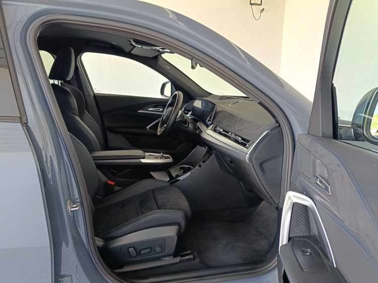 11 - BMW iX2 iX2 edrive 20 MSport Pro