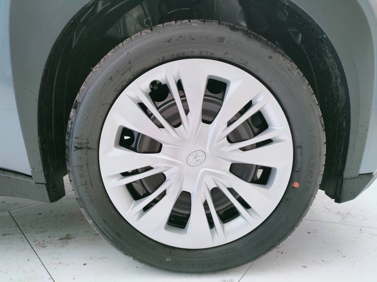 8 - Toyota AYGO X AYGO X 10B MT ACTIVE MY24