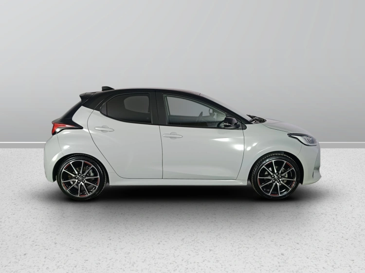 6 - Toyota Yaris Yaris 1.5h 130 GR Sport
