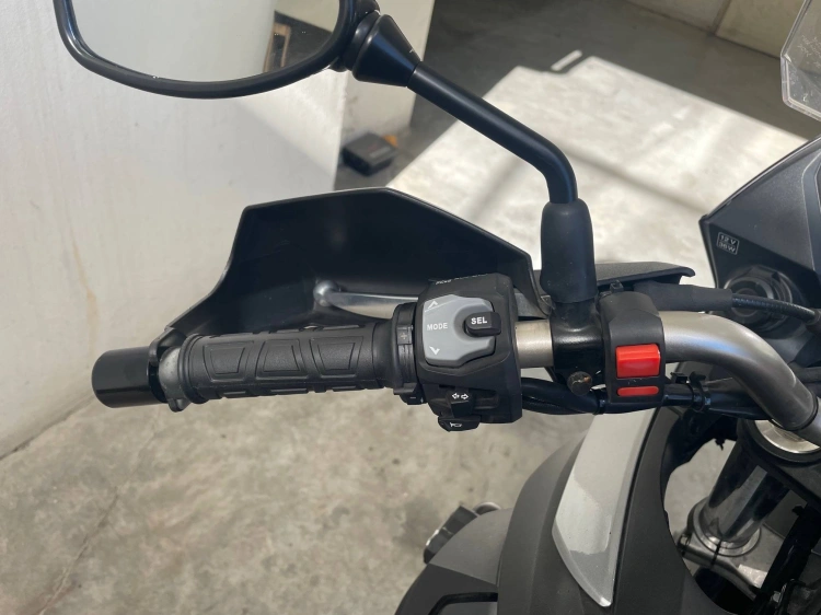 5 - Suzuki V V-Strom DL 650 Abs my17