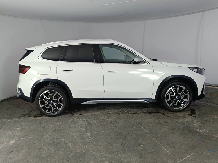 6 - BMW X1 X1 sdrive18d X-Line auto