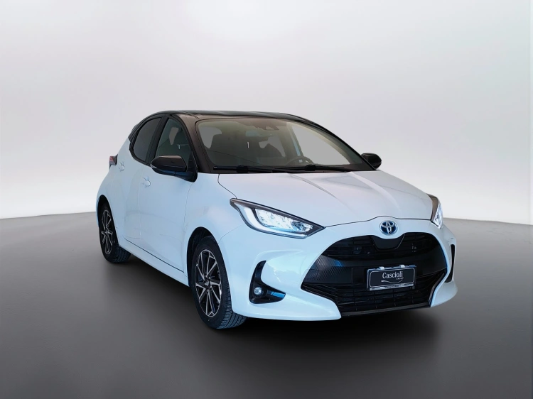 3 - Toyota Yaris Yaris 1.5h Style