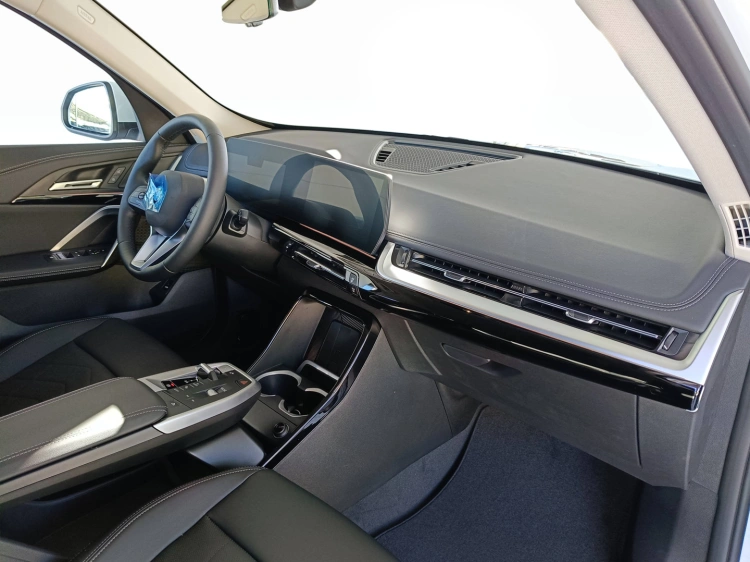 9 - BMW iX1 BMW iX1 eDrive20-Special Edition