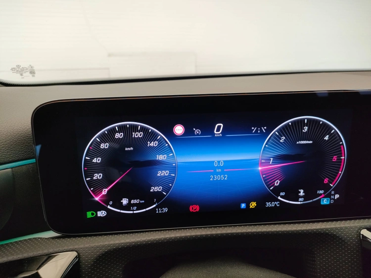 16 - Mercedes-Benz Classe A 180 d AMG Line Advanced Plus auto