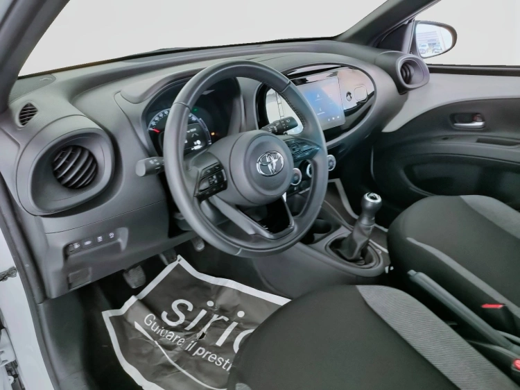 14 - Toyota Aygo X Aygo X 1.0 Active 72cv