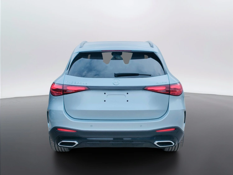 4 - Mercedes-Benz GLC 300 de 4MATIC
