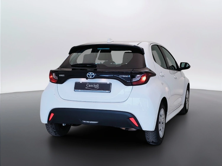 5 - Toyota Yaris Yaris 1.5h Business