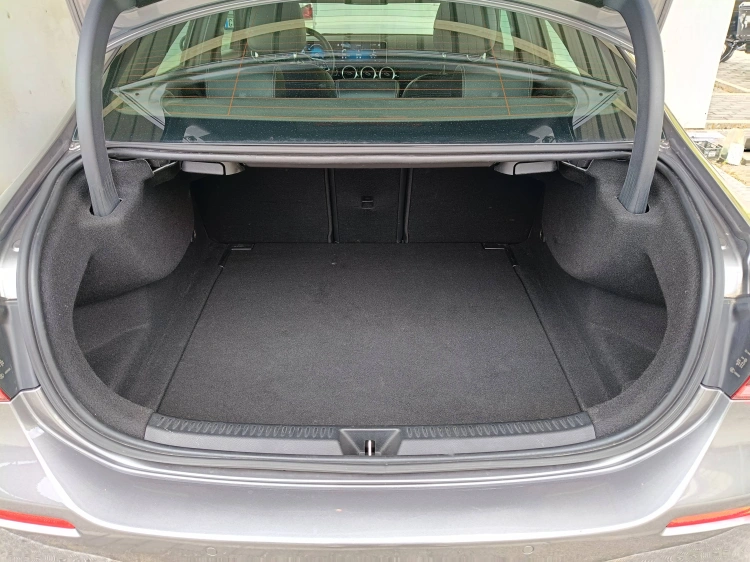 15 - Mercedes-Benz Classe A 180 d Sport auto