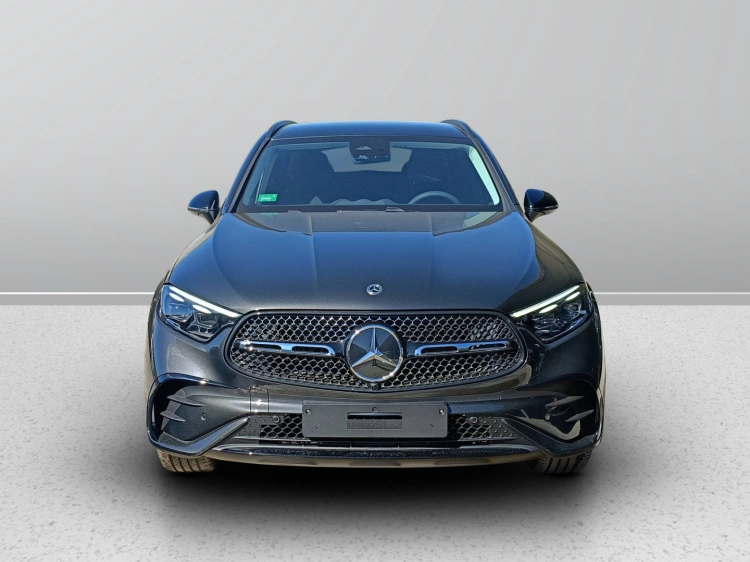 2 - Mercedes-Benz GLC 300 de 4MATIC