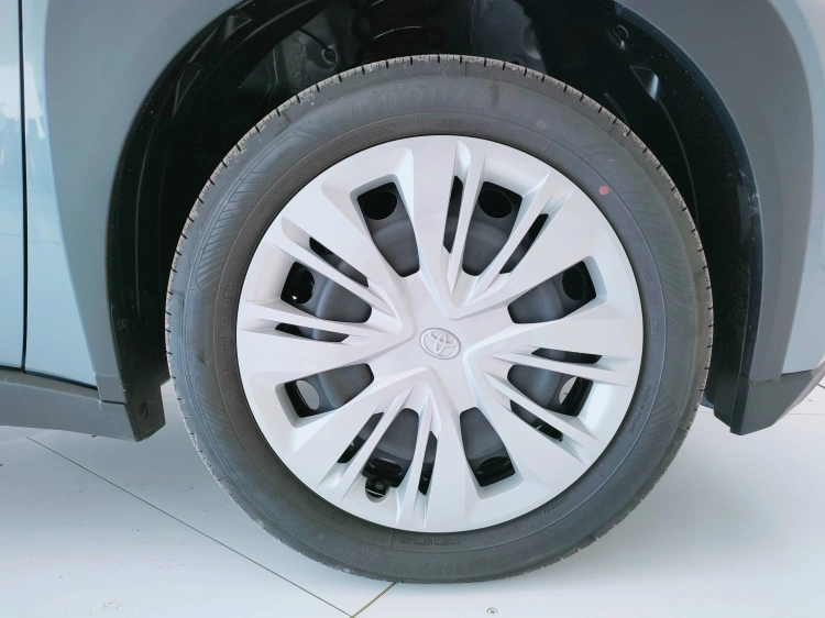 8 - Toyota AYGO X AYGO X 10B MT ACTIVE MY24