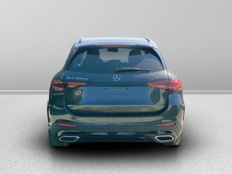 5 - Mercedes-Benz GLC 300 de 4MATIC