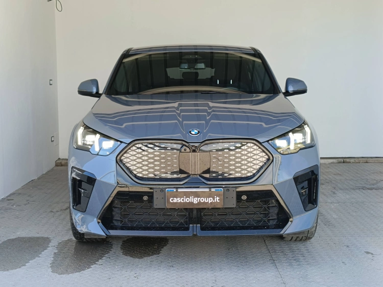2 - BMW iX2 iX2 edrive 20 MSport Pro