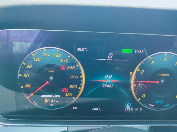 14 - Mercedes AMG GT Mercedes-AMG GT 43 4MATIC+ EQ-BOOST