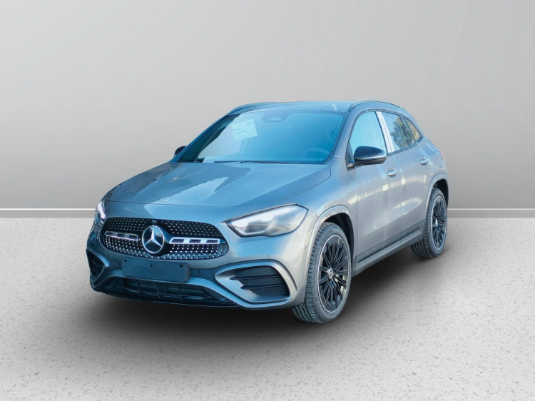 1 - Mercedes-Benz GLA 200 d automatic