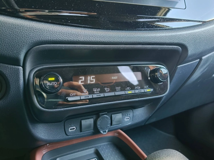 14 - Toyota Aygo X AYGO X HEV  ICON MC26