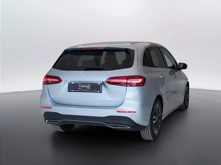 5 - Mercedes-Benz Classe B 180 d Street Edition auto