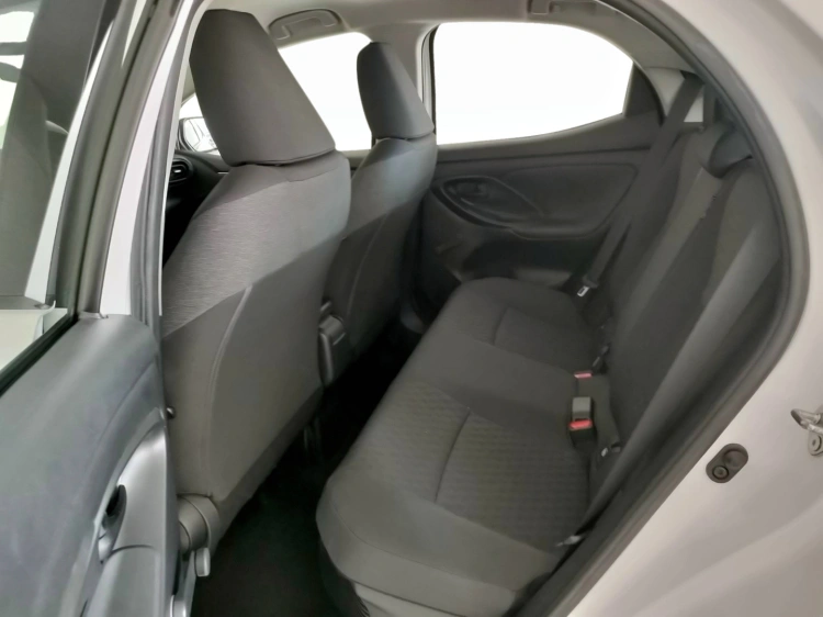 10 - Toyota Yaris Yaris 1.5h Active