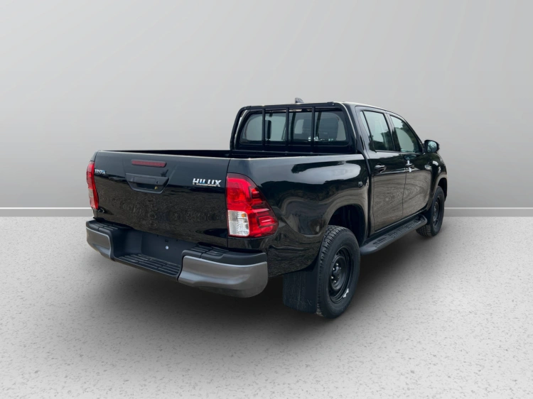5 - Toyota Professional HI LUX 4X2 - 4X4 HILUX 2.4D A DC 4WD CMF MY24