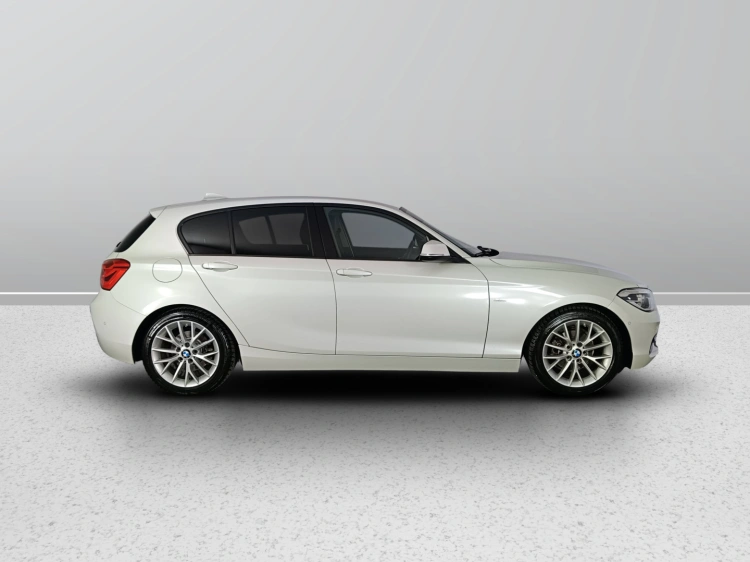 6 - BMW Serie 1 118d Sport 5p auto