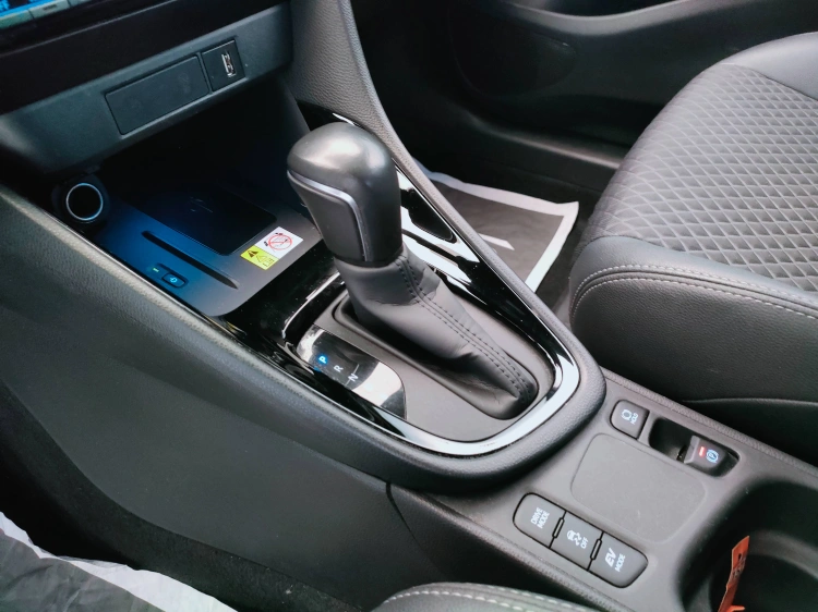 12 - Toyota Yaris Yaris 1.5h Style