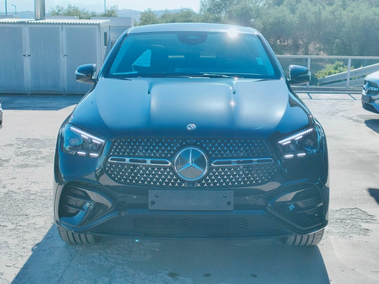 2 - Mercedes-Benz GLE 300 d 4MATIC Coupe
