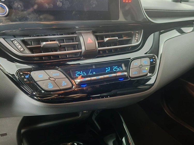 17 - Toyota C-HR C-HR 2.0h Trend e-cvt