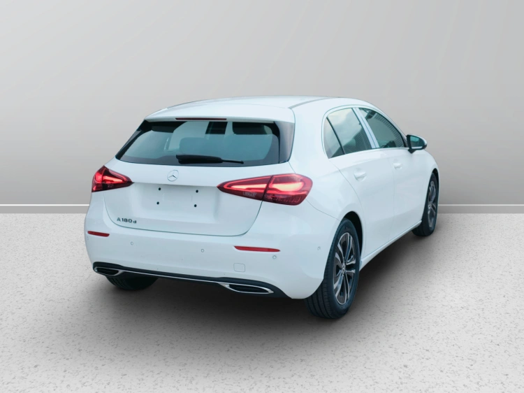 6 - Mercedes-Benz Classe A 180 d Automatic