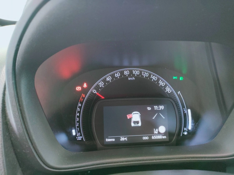 17 - Toyota Aygo X Aygo X 1.0 Trend 72cv
