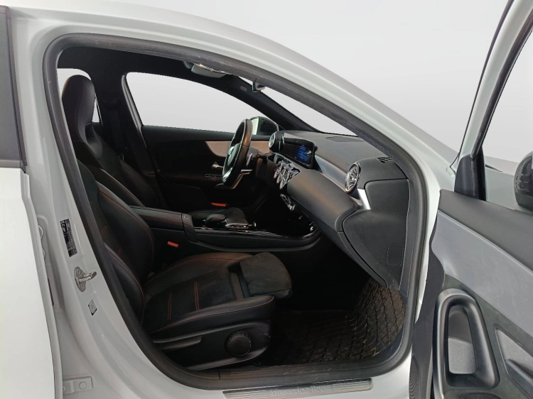 10 - Mercedes-Benz Classe A 180 d Premium auto