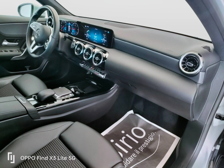 12 - Mercedes-Benz Classe A 180 d Sport auto
