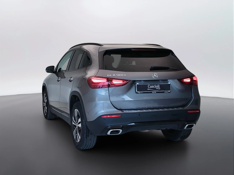 7 - Mercedes-Benz GLA 180 d Progressive Advanced Plus auto