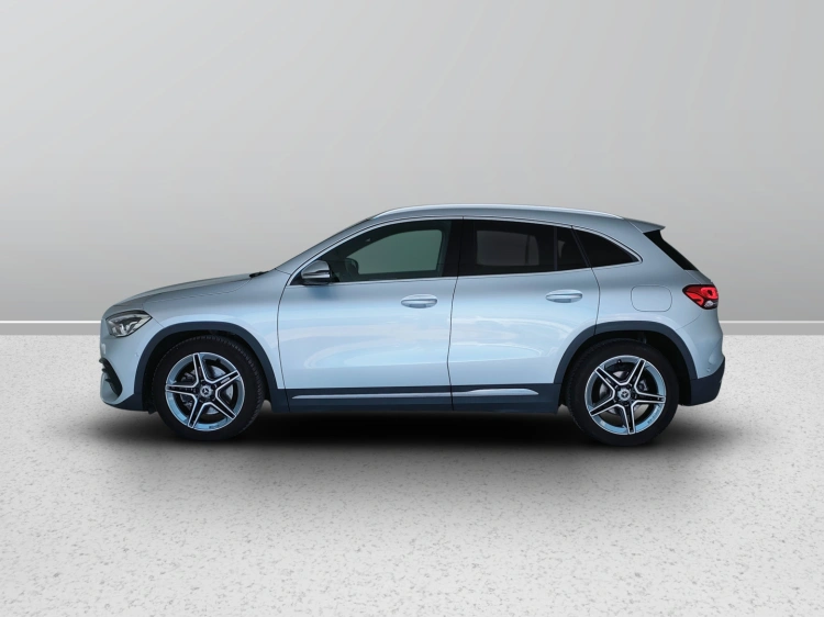3 - Mercedes-Benz GLA 180 d Premium auto